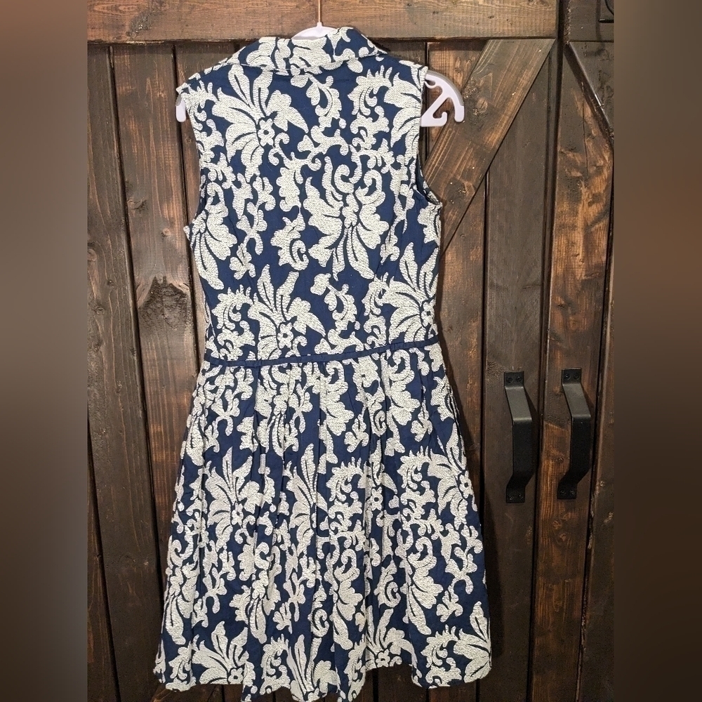 TAYLOR dress size 8, Navy with white stitched pattern. - Picture 2 of 8